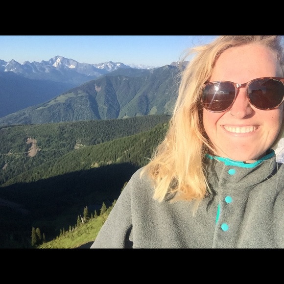 Meet your Posher, Emily - Picture 3 of 3